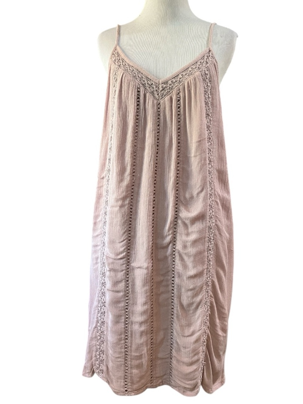 MUDD PLISSE STRAPPY LACE TRIM BABY DOLL SLIP DRESS DUSTY PINK SIZE MEDIUM